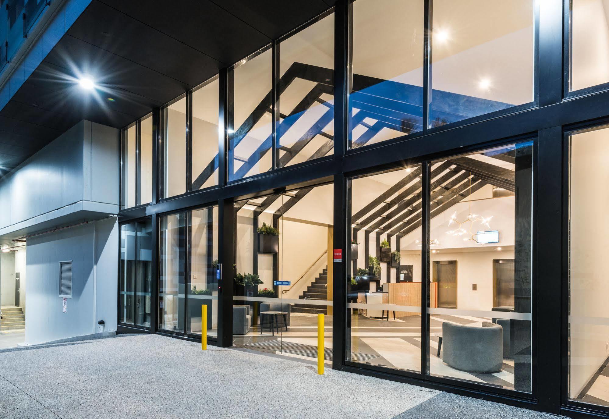 Playhouse Apartments Abbotsford Мельбурн Экстерьер фото
